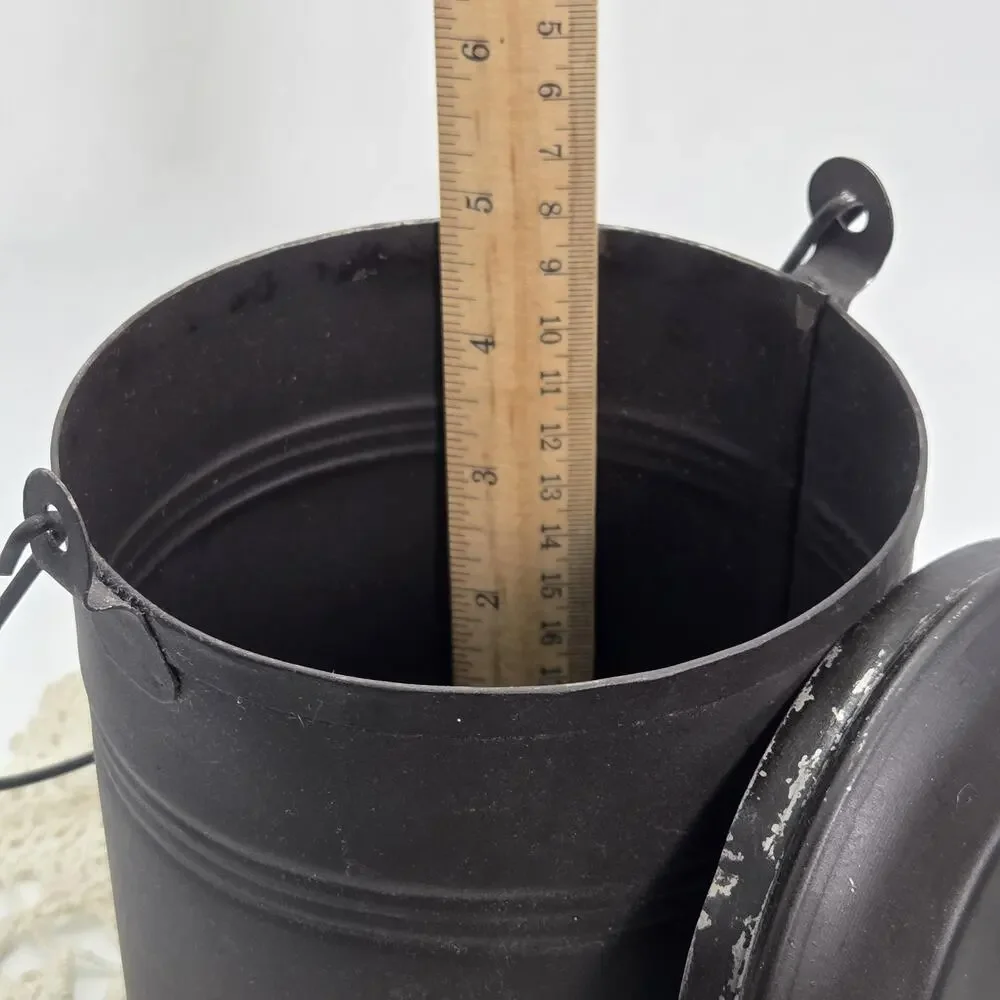 Primitive Style Small Tin Berry Bucket Lunch Pail with Tight Lid Very Good